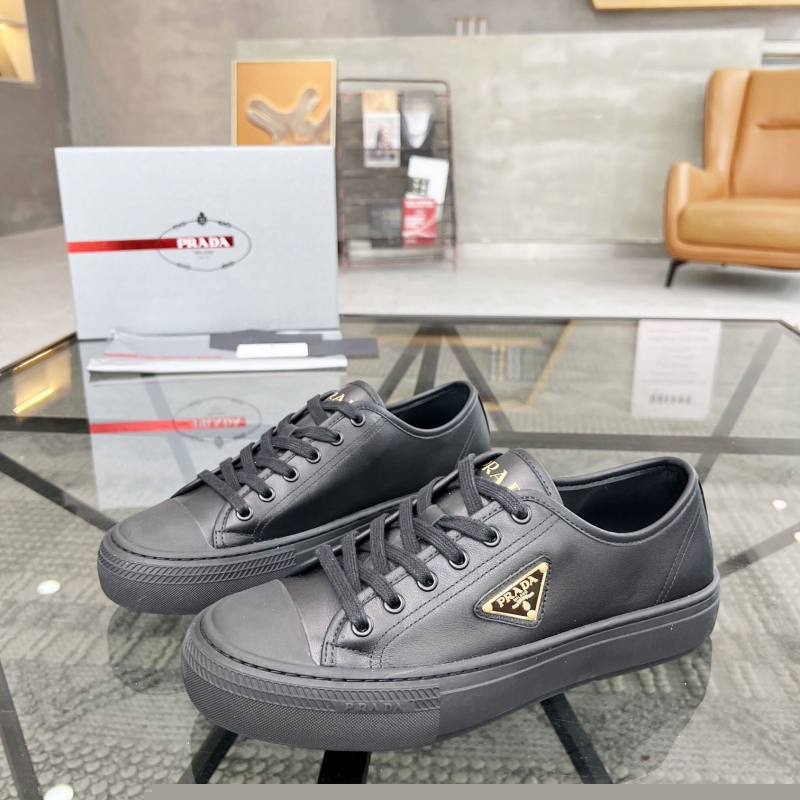 Pra*a casual shoes